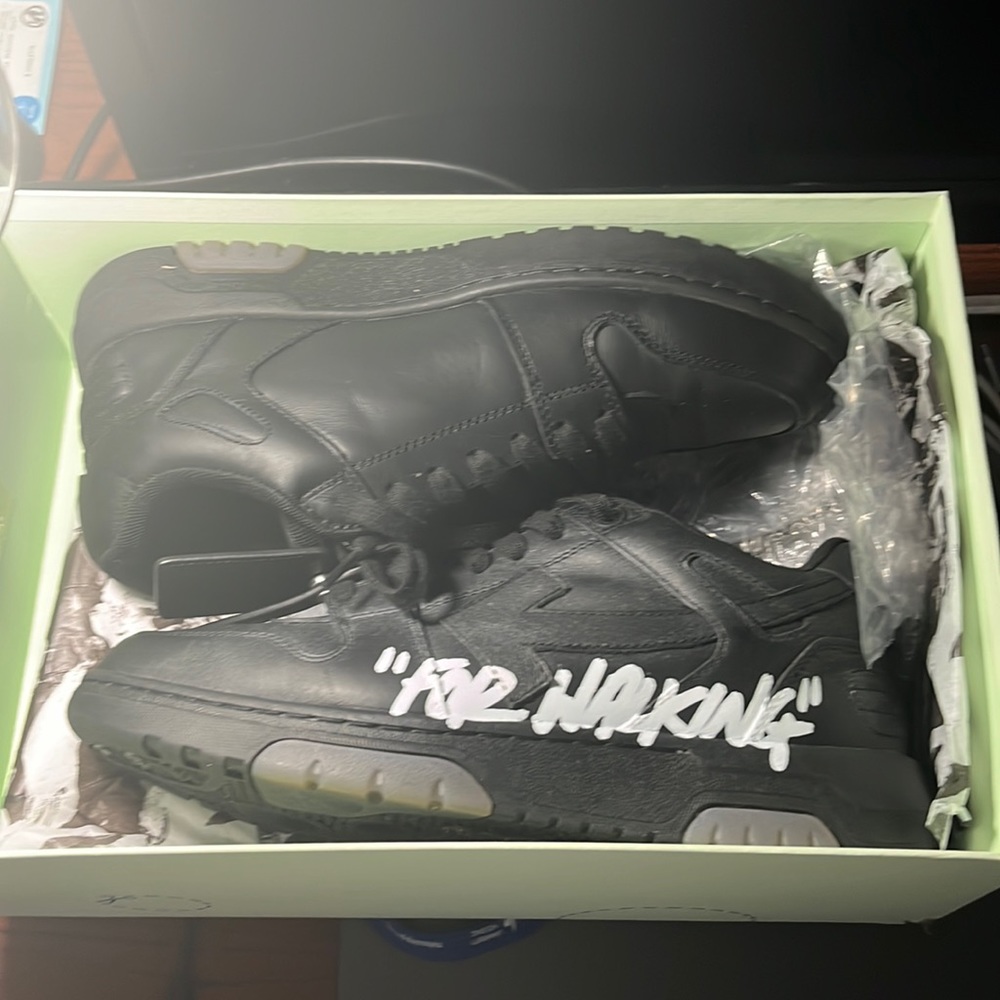 Off White Out of Office Used Size 8